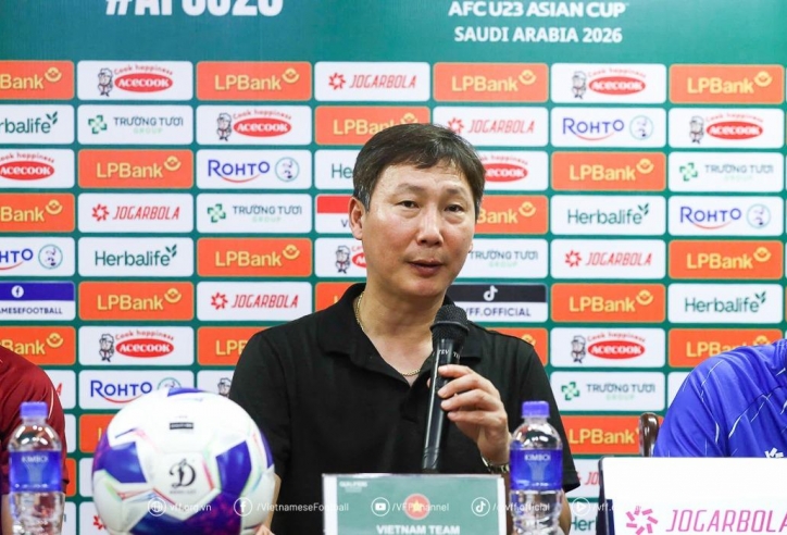HLV Kim Sang Sik tiết lộ lý do thay cả hàng công U23 Việt Nam