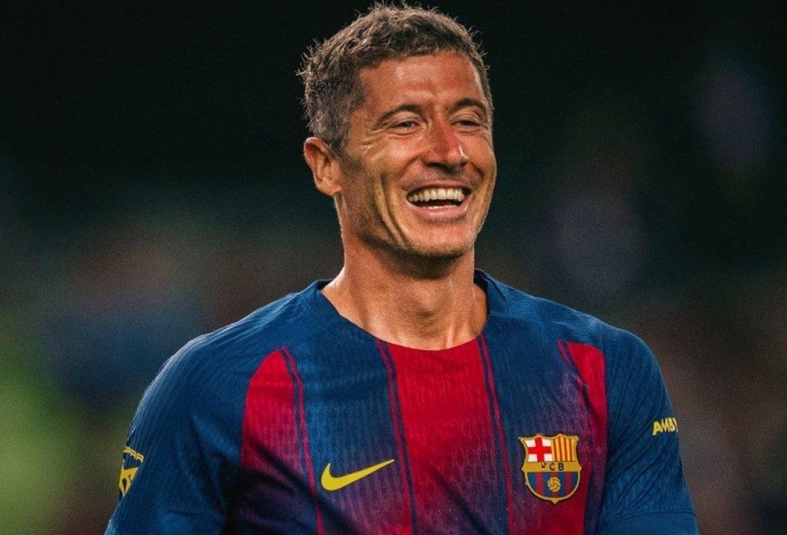Barca muốn nhà vô địch World Cup 100 triệu Euro thay Lewandowski