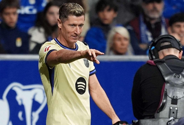 Robert Lewandowski nên rời Barca
