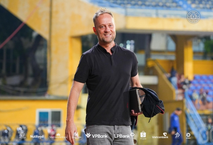 HLV Polking: 'Thẻ đỏ của Đình Trọng là bước ngoặt khiến CAHN thất bại'