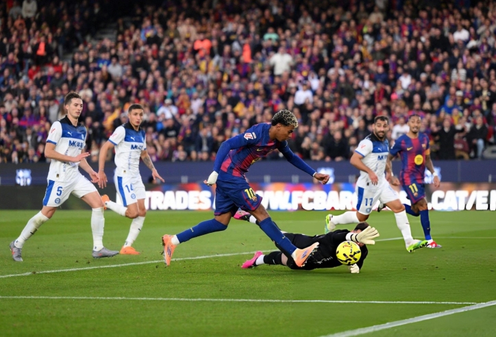 Yamal tỏa sáng, Barca vượt Real Madrid trên BXH