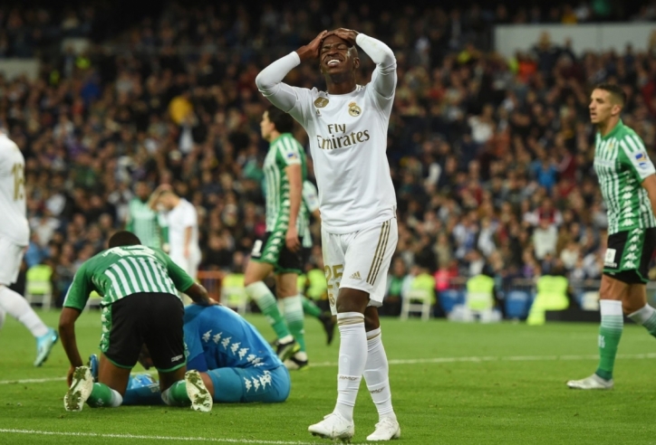 Real Madrid hụt hơi trong cuộc đua vô địch