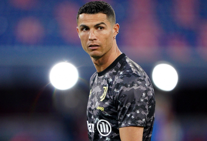 Pirlo hành động bất ngờ, Ronaldo hết tương lai ở Juventus?