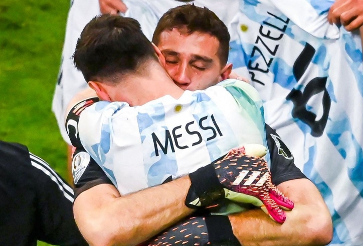 Cựu sao Arsenal nguyện chết vì Messi