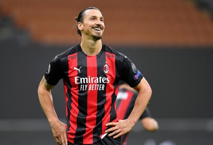 Ibrahimovic: 'Chelsea dùng tiền mua danh hiệu'
