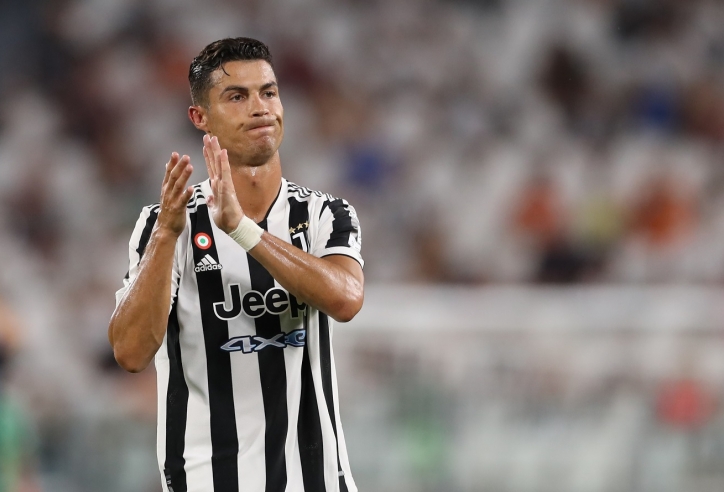 Người đại diện chính thức đàm phán đưa Ronaldo đến đội bóng mới