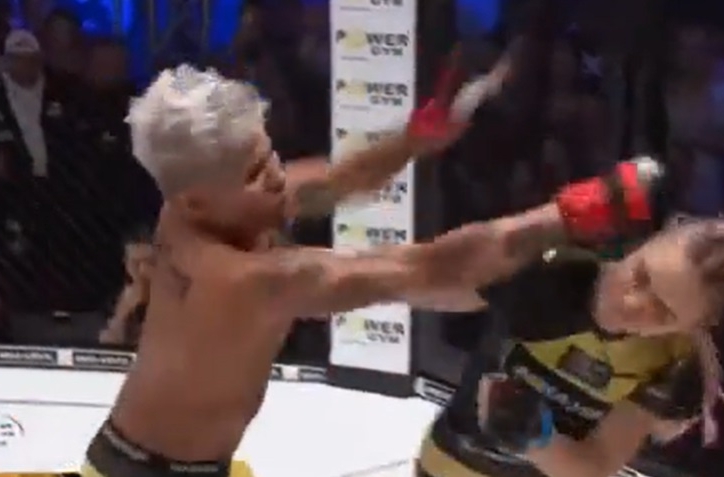 'Búp bê nam' đánh bại nữ võ sĩ xinh đẹp ở trận MMA quái dị nhất thế giới