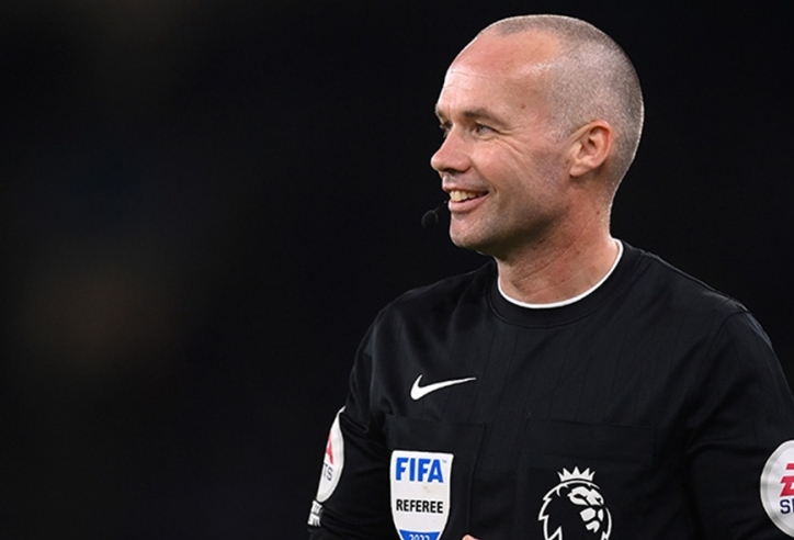 Trọng tài bị tố thiếu uy tín bắt chung kết FA Cup giữa Man City và Man United
