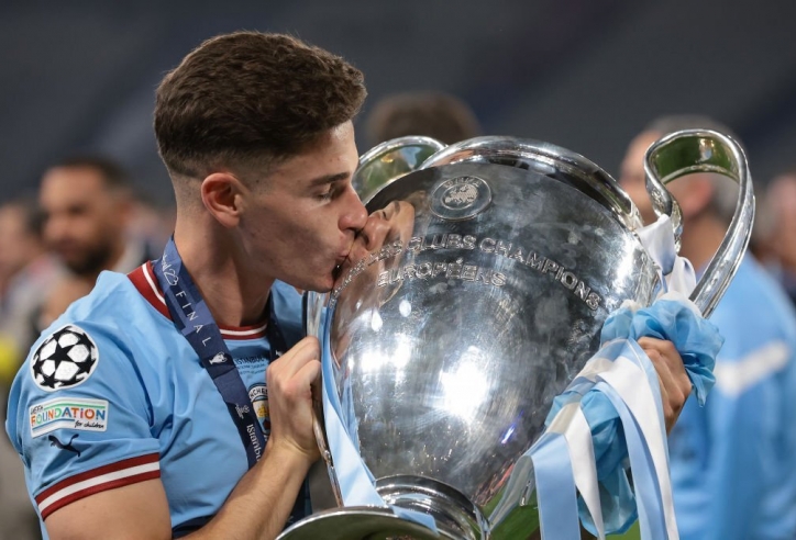 Julian Alvarez sẽ chia tay Man City vì tương lai, dù mới vô địch C1?