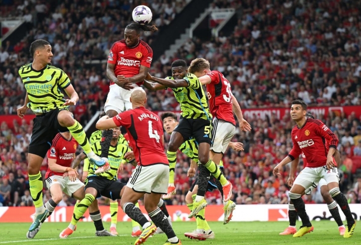 Bùng nổ tranh cãi, điểm may mắn nhất giúp Arsenal thắng MU được chỉ ra