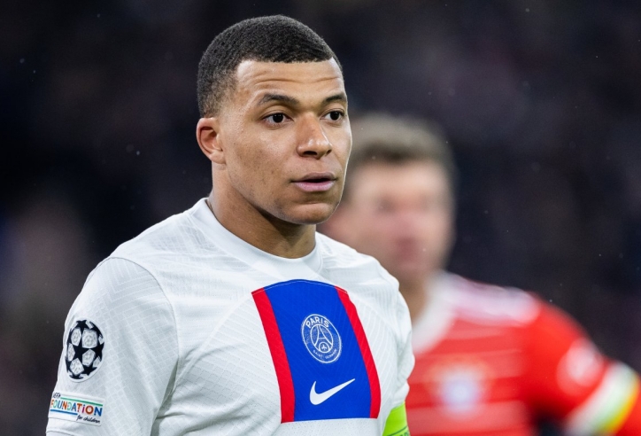 Gạt bỏ đồn đoán tương lai, Mbappe vẫn trở lại PSG tập luyện