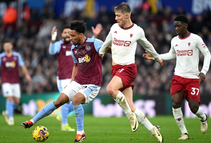 Thay người tài tình, Man United đánh bại Aston Villa kịch tính