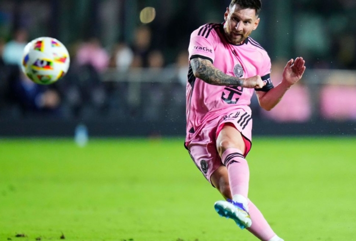 VIDEO: Messi bị từ chối siêu phẩm trong gang tấc