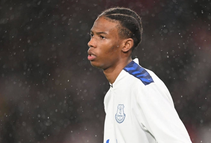 Báo uy tín xác nhận: Chelsea mua thành công 'thần đồng phòng ngự'