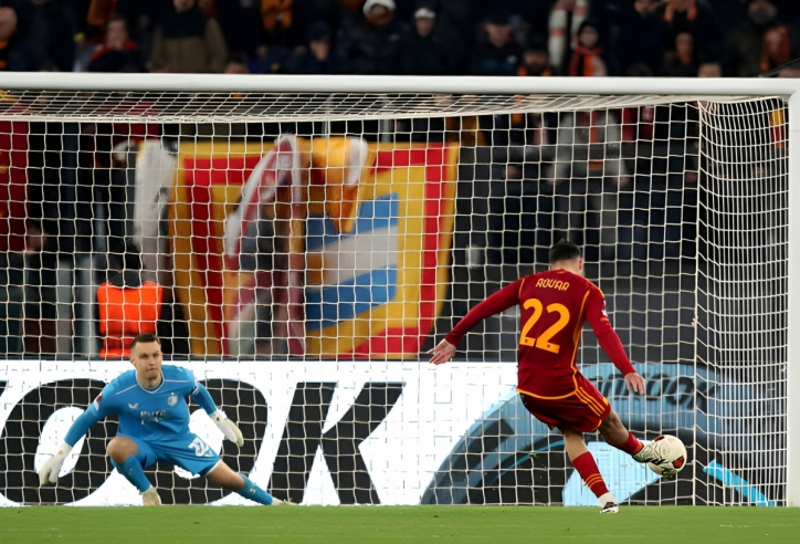 Penalty cân não, Roma chiến thắng nhọc nhằn trước Feyenoord để có vé đi tiếp tại C2
