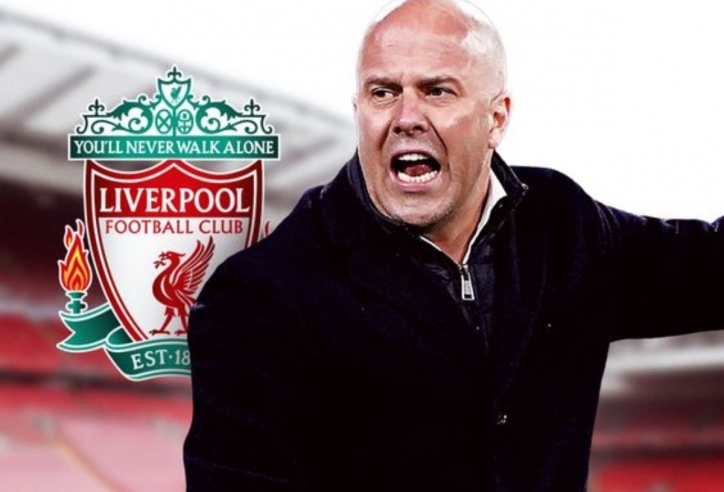HLV Arne Slot chính thức lên tiếng việc đến Liverpool
