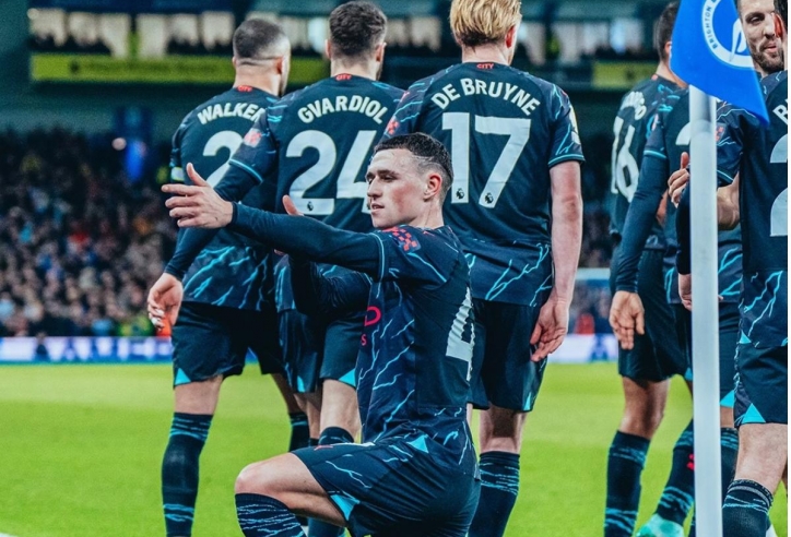 Hàng công thăng hoa, Man City đè bẹp Brighton áp sát ngôi đầu NHA