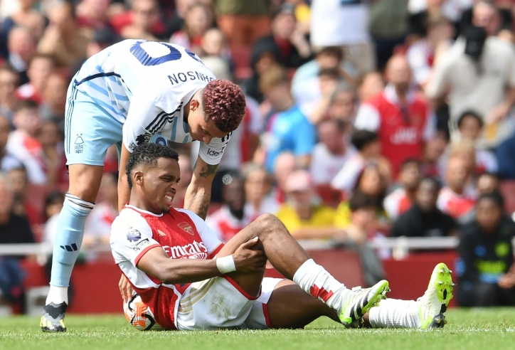 Khó khăn bủa vây, Arsenal từ bỏ 4 mục tiêu để mua gấp hậu vệ cánh