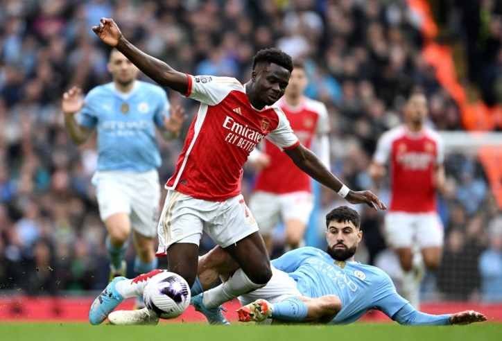 Thi đấu nhạt nhòa trước Man City, Saka khiến NHM lo lắng