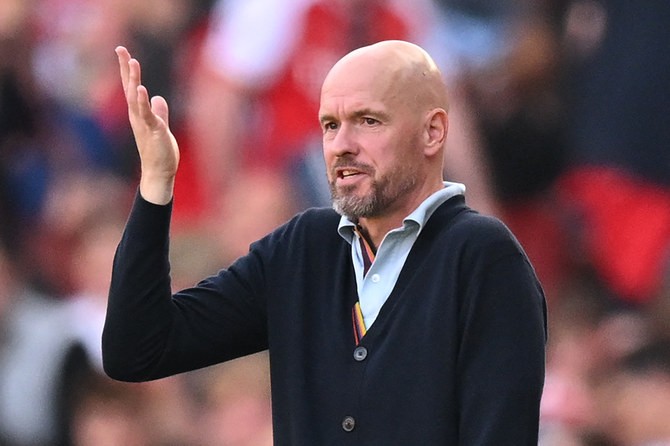 Ten Hag mỉa mai những huyền thoại MU chỉ trích ông đều không biết gì về bóng đá