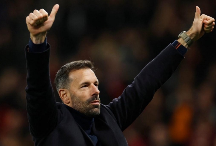 Ra mắt như mơ cùng Leicester, Van Nistelrooy phấn khích hết cỡ
