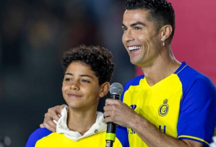 Con trai Ronaldo có thể khoác áo 6 đội tuyển quốc gia