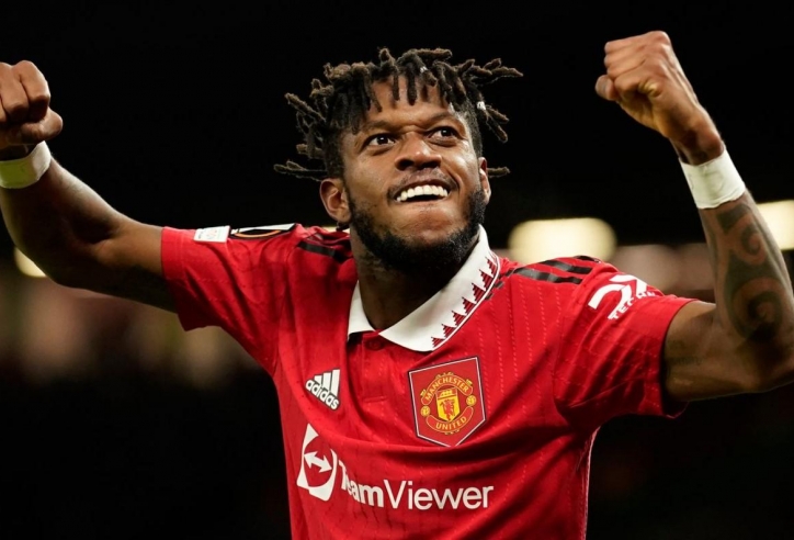 Ông lớn ra tay, Fred chuẩn bị tái xuất Premier League