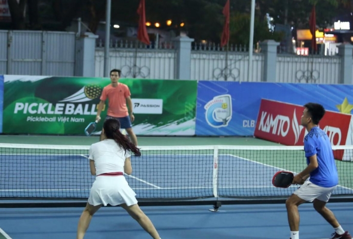Đang chơi pickleball, điện thoại và ví bỗng 'không cánh mà bay'