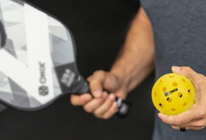 Trải nghiệm bóng pickleball Onix Pure 2 Outdoor: Độ bền và khả năng giữ quỹ đạo ổn định ra sao?