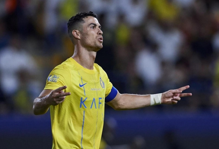 Al Nassr ra quyết định bất ngờ với Ronaldo