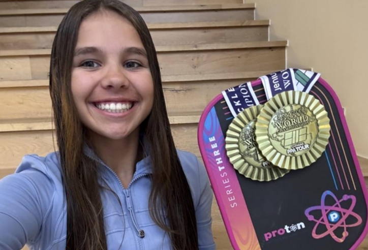 Cô bé 13 tuổi lật đổ hạt giống số 1, vô địch pickleball thế giới gây sốc nước Mỹ