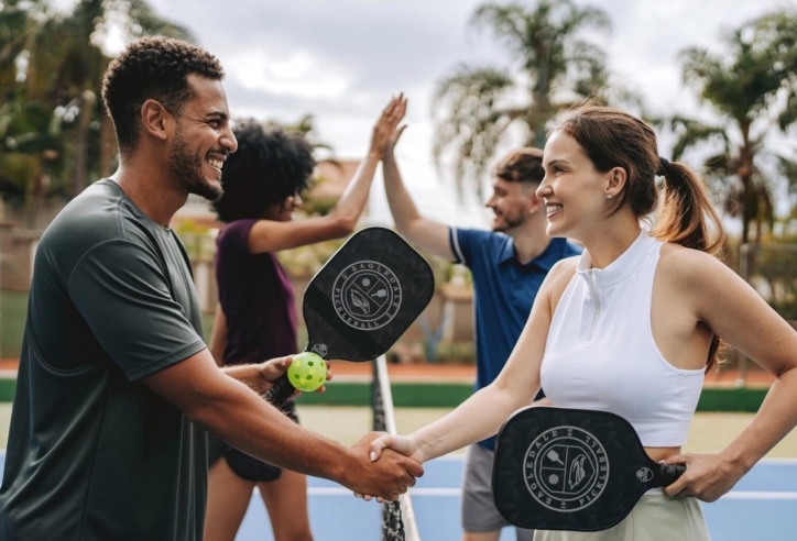 Vì sao pickleball “bùng nổ” ở Việt Nam nhưng lại khó đứng vững tại châu Âu?
