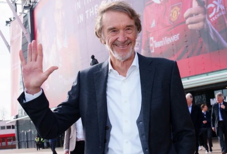 Vừa tiếp quản MU, Sir Jim Ratcliffe đã có động thái làm nức lòng CĐV