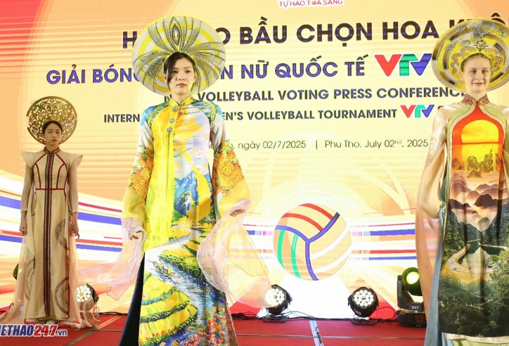 Các ứng viên hoa khôi bóng chuyền VTV Cup 2025 diện áo dài, đi catwalk