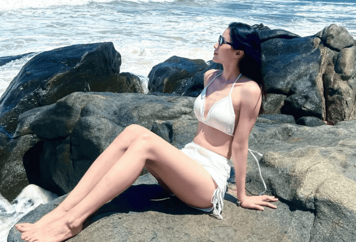 Kiều Trinh nóng bỏng với loạt ảnh bikini thả dáng cực xinh