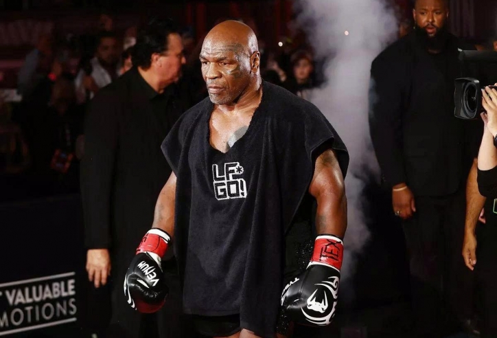 Mike Tyson tiết lộ lí do lên sàn ở tuổi 60
