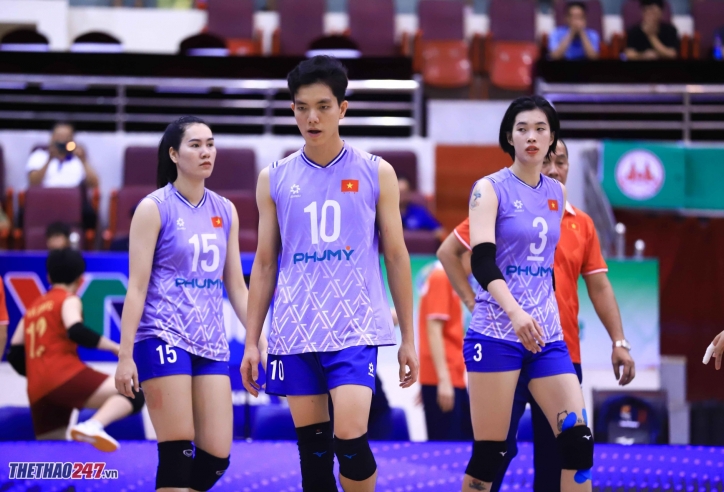 Bóng chuyền nữ Việt Nam ổn định tập luyện tại Vĩnh Long