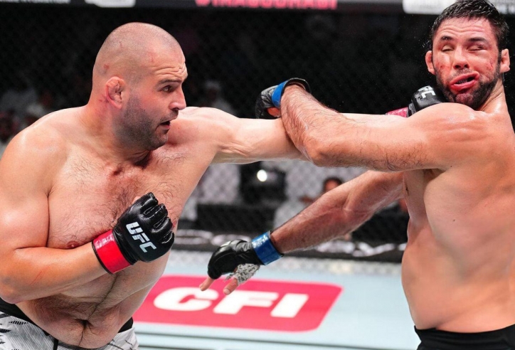 UFC thanh lí ngôi sao hạng nặng có thành tích 'khủng'