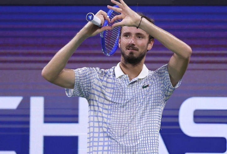 Quậy phá ở US Open, Medvedev nhận án phạt nặng