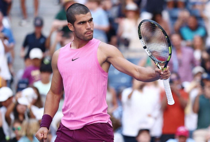 Alcaraz giành quyền vào tứ kết US Open 2025 bằng chiến thắng mãn nhãn