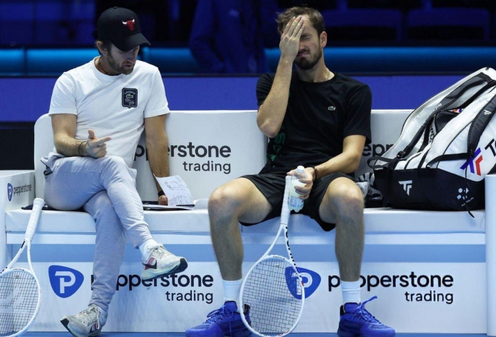 HLV Gilles Cervara tiết lộ lí do ngừng hợp tác với Daniil Medvedev