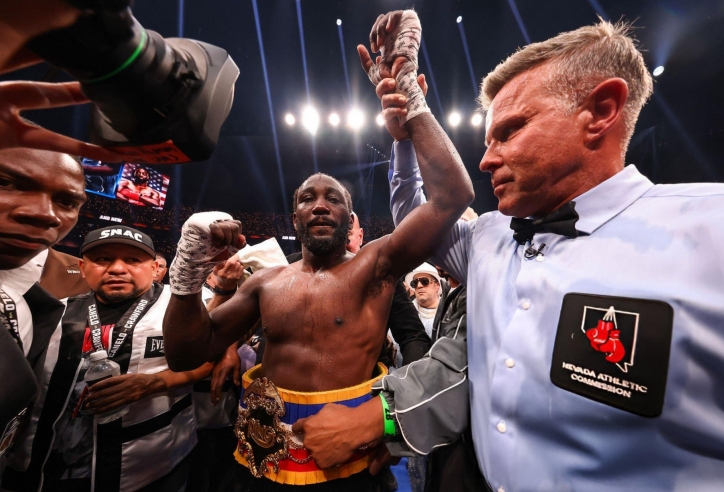 Hạ Canelo Alvarez, Terence Crawford đi vào lịch sử boxing thế giới