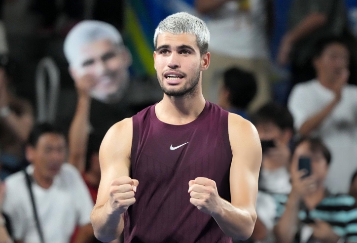 Hạ đẹp Fritz, Alcaraz giành danh hiệu thứ 8 trong năm 2025