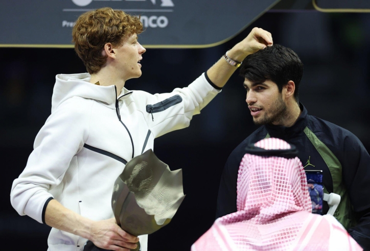 Hạ gọn Djokovic, Sinner hẹn Alcaraz ở chung kết Six Kings Slam 2025