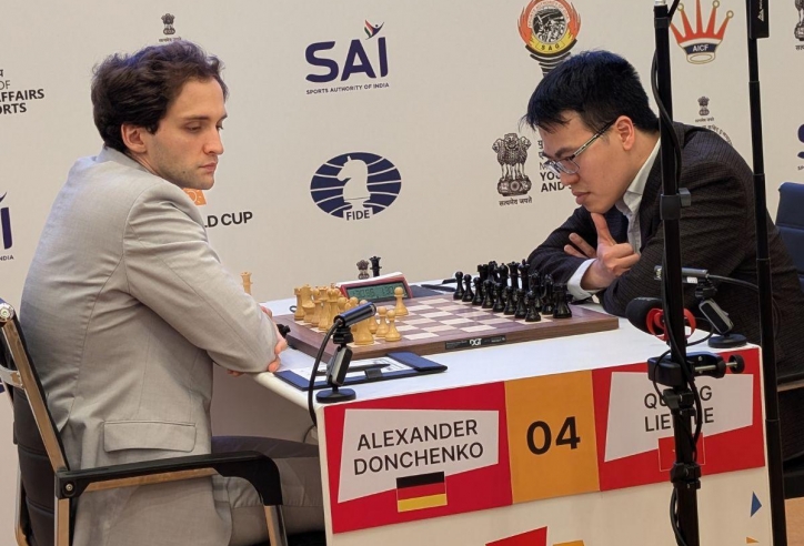 Lê Quang Liêm thoát hiểm không tưởng ở World Cup cờ vua 2025