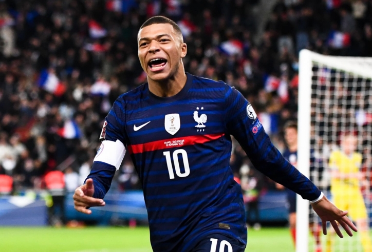 VIDEO: Mbappe 'hành hạ' hàng thủ đội tuyển Pháp
