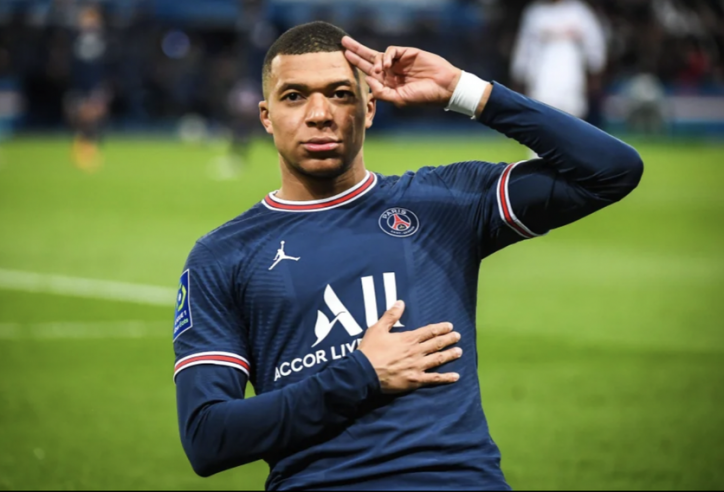 Mbappe 'bật bãi' khỏi top 3 tiền đạo xuất sắc nhất thế giới