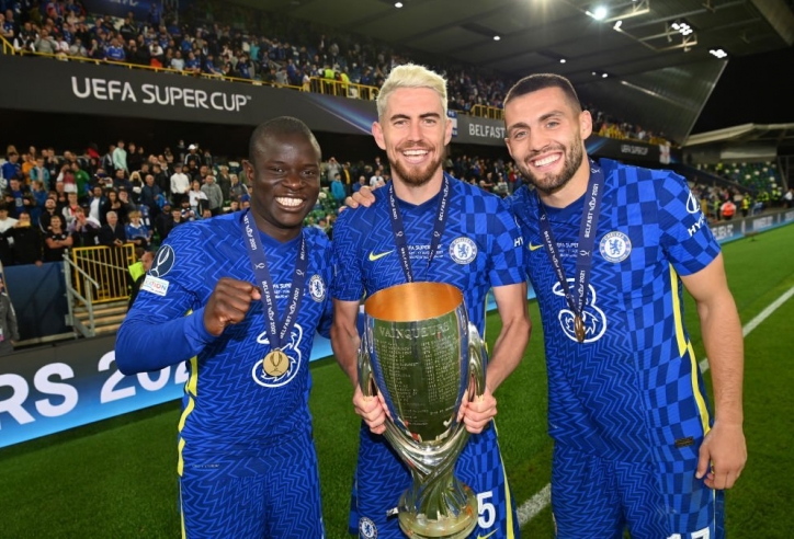 Tiền vệ xuất sắc nhất Chelsea gia nhập đội bóng 'đại kình địch'?