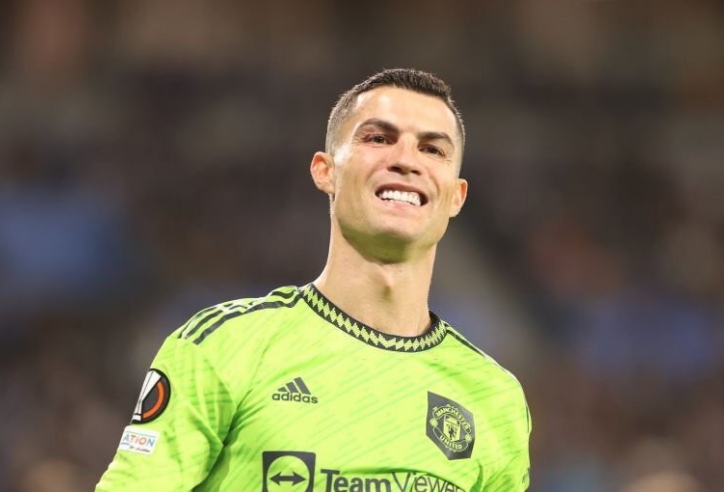 'Ngã ngửa' khi Ronaldo đá cặp cùng Maguire trên hàng công MU