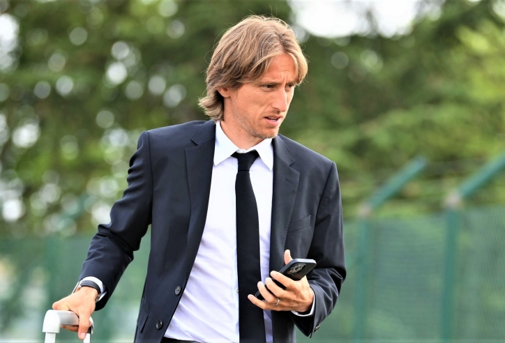 Tạm biệt Modric, Real Madrid chốt chiêu mộ 'siêu tiền vệ' châu Âu?